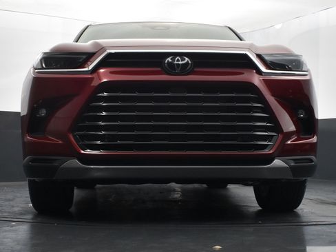 Used 2026 Toyota Grand Highlander Limited image 42