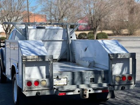 Used 2016 Ford F550 2WD Regular Cab Super Duty image 26
