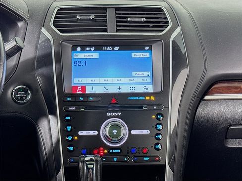 Used 2017 Ford Explorer Platinum image 15