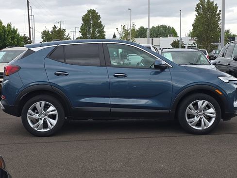 Used 2024 Buick Encore GX Preferred w/ Comfort Package FWD image 3