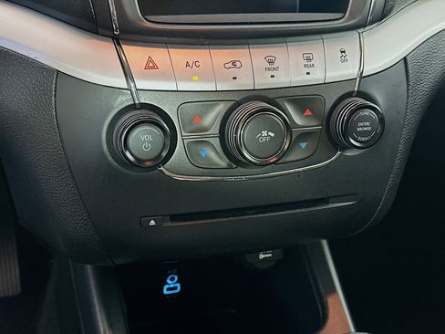Used 2019 Dodge Journey SE w/ Premium Group FWD image 22