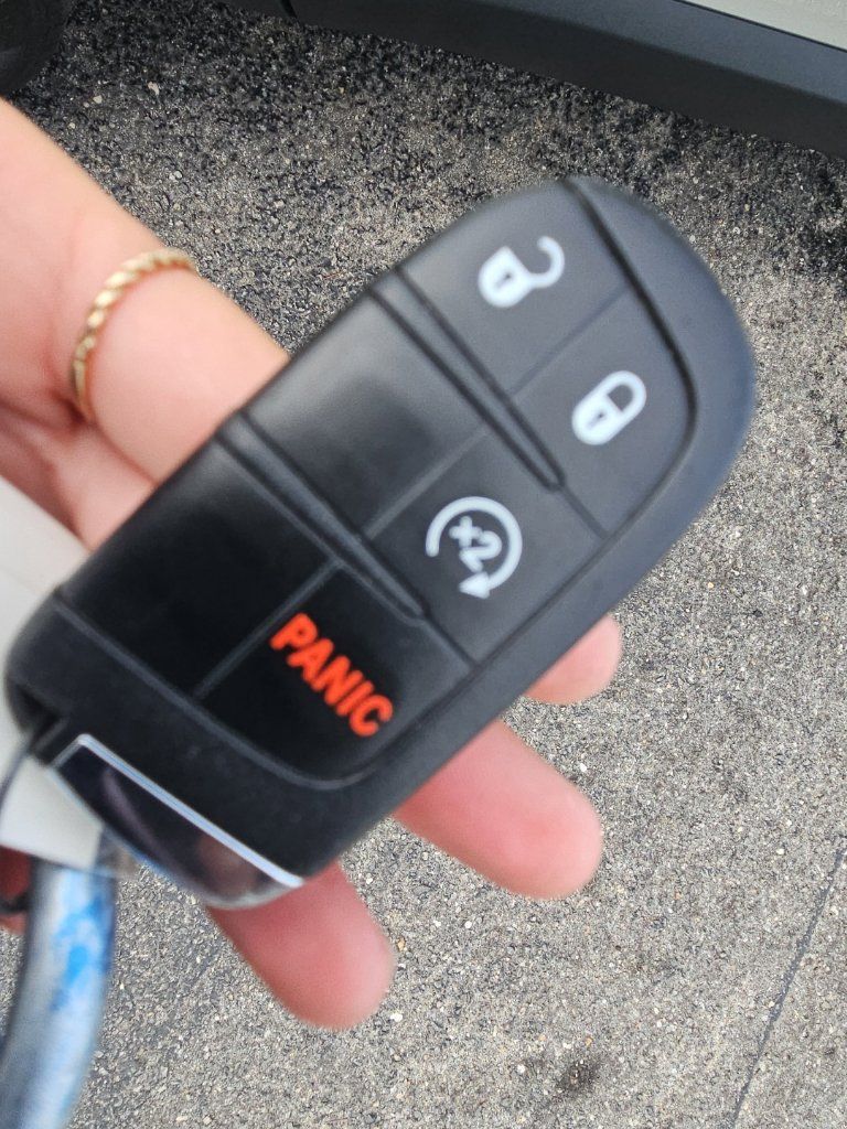 Used 2022 Jeep Renegade Latitude w/ Convenience Group AWD/4WD image 38