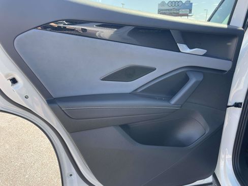 New 2026 Volkswagen Tiguan SE R-Line FWD image 10
