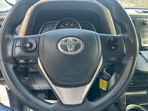 Used 2014 Toyota RAV4 XLE image 21