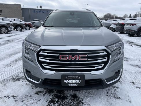 Used 2023 GMC Terrain SLT image 25