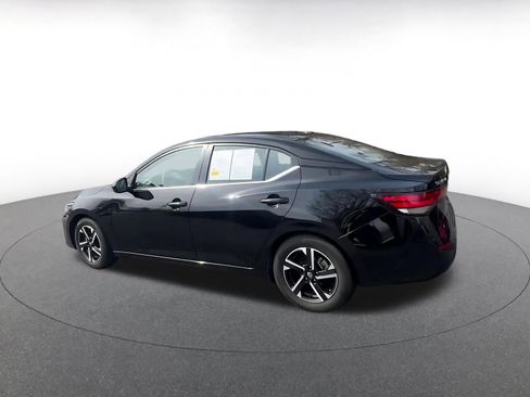 Used 2025 Nissan Sentra SV image 10