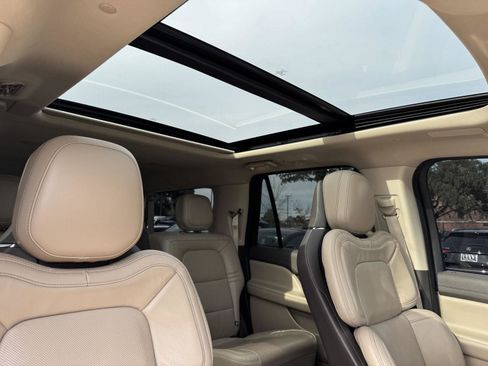 Used 2024 Lincoln Navigator L Reserve image 30