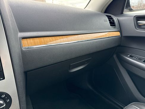 Used 2008 Chrysler 300 Limited image 19