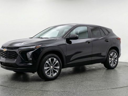 Used 2025 Chevrolet Equinox LT image 3