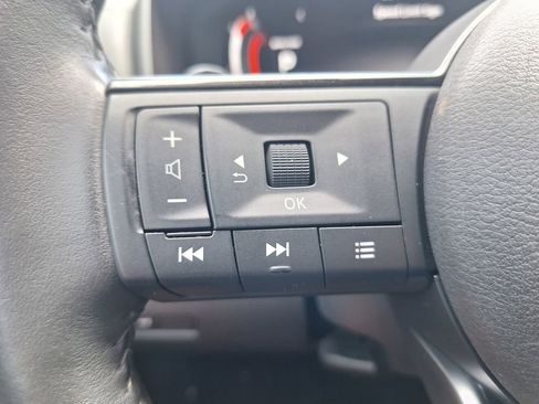 Used 2024 Nissan Rogue SL FWD image 13