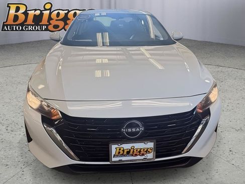 Used 2024 Nissan Sentra SV FWD image 8