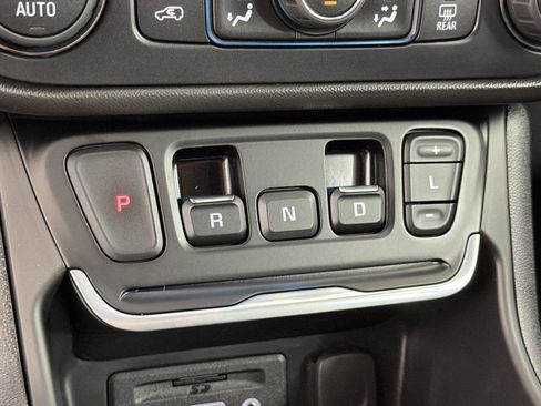 Used 2020 GMC Terrain SLE w/ Driver Convenience Package FWD image 30
