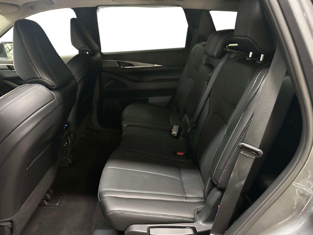 Used 2026 INFINITI QX60 Pure w/ Cargo Package AWD/4WD image 17