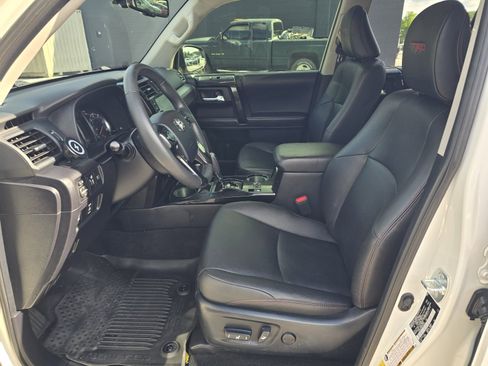 Used 2021 Toyota 4Runner Venture w/ Moonroof Package AWD/4WD image 13