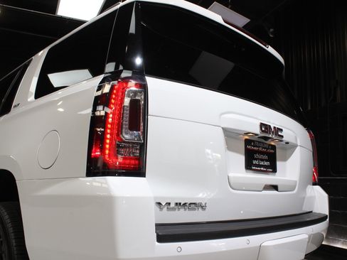 Used 2020 GMC Yukon SLT w/ Open Road Package image 13