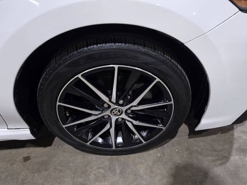 Used 2021 Toyota Camry SE FWD image 21