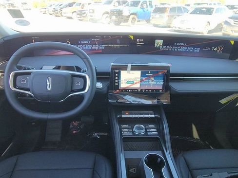 New 2026 Lincoln Nautilus Premier image 8