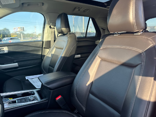 Certified 2023 Ford Explorer XLT w/ Equipment Group 202A AWD/4WD image 26
