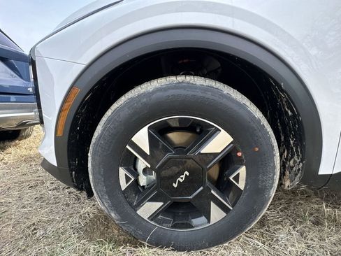 New 2026 Kia Sportage LX image 10