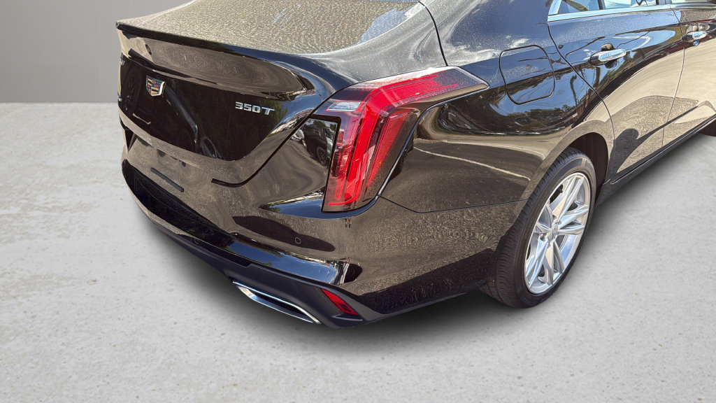 Used 2022 Cadillac CT4 Luxury w/ Cold Weather Package AWD/4WD image 11