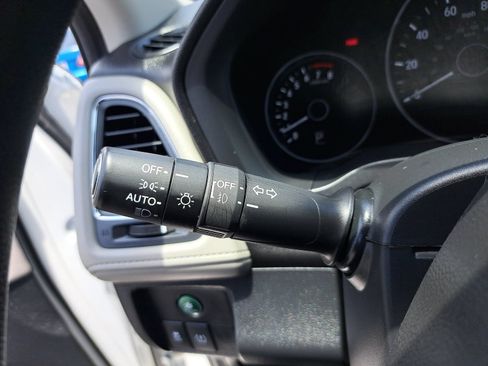 Used 2018 Honda HR-V EX image 25