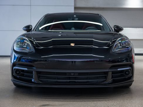 Used 2020 Porsche Panamera image 11