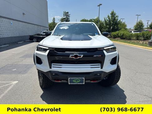 Used 2024 Chevrolet Colorado ZR2 w/ ZR2 Convenience Package III AWD/4WD image 2
