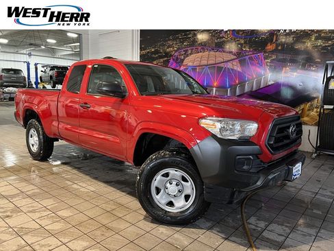 Used 2022 Toyota Tacoma SR image 1