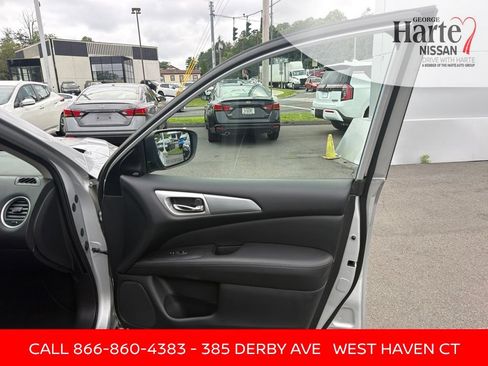 Used 2020 Nissan Pathfinder SL AWD/4WD image 30