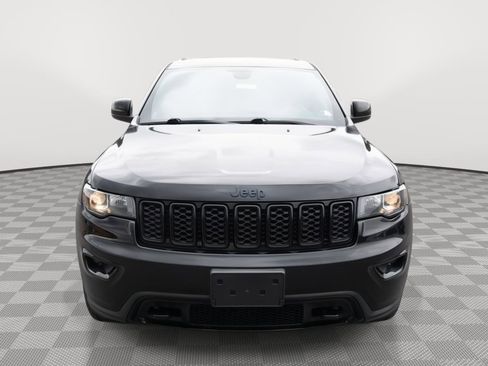 Used 2019 Jeep Grand Cherokee Laredo AWD/4WD image 2