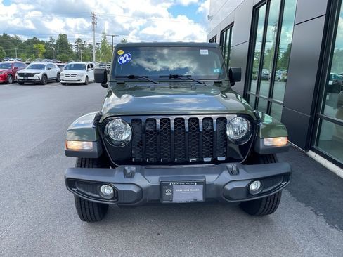 Used 2022 Jeep Gladiator Sport image 3