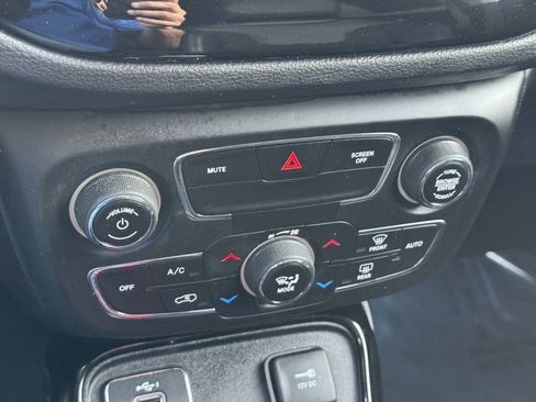 Used 2020 Jeep Compass Latitude image 19