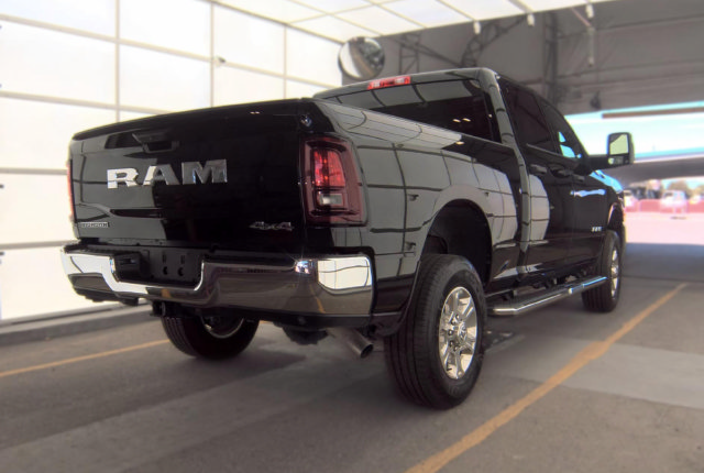Used 2026 RAM 2500 Big Horn AWD/4WD image 5