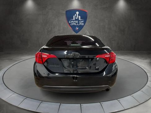 Used 2017 Toyota Corolla SE w/ Carpet Mat Package (TMS) FWD image 4