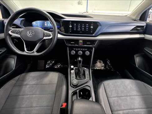 Used 2023 Volkswagen Taos SE w/ Panoramic Sunroof Package AWD/4WD image 10