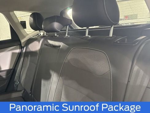 Used 2022 Volkswagen Taos SE image 15