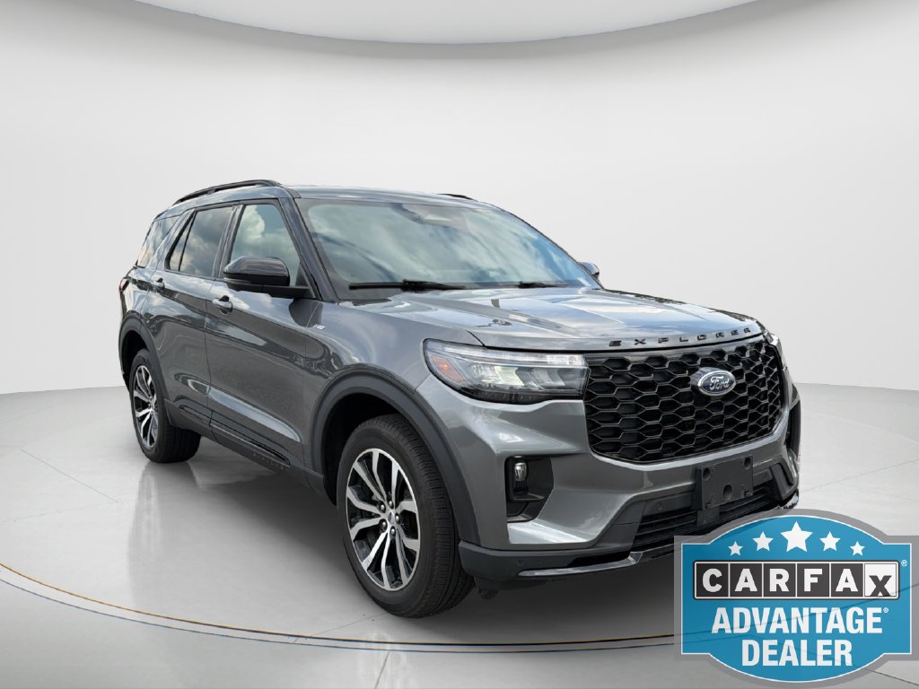 Used 2025 Ford Explorer ST-Line AWD/4WD image 3