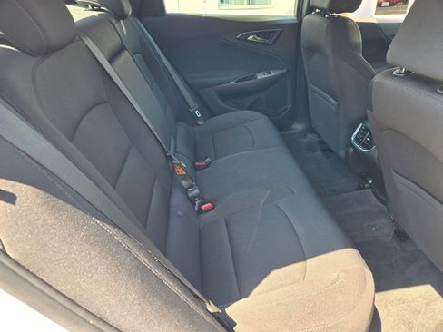 Used 2022 Chevrolet Malibu LT image 9