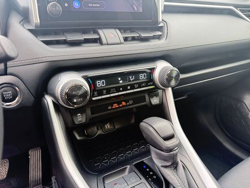 Used 2025 Toyota RAV4 XLE image 18