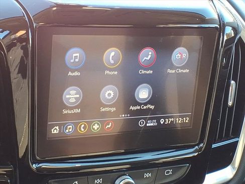 Used 2020 Chevrolet Traverse LT w/ Driver Confidence II Package image 21