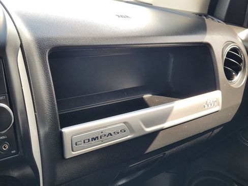 Used 2016 Jeep Compass Latitude image 23