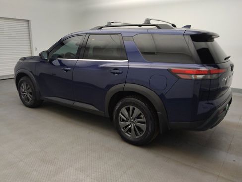 Used 2022 Nissan Pathfinder SV image 3