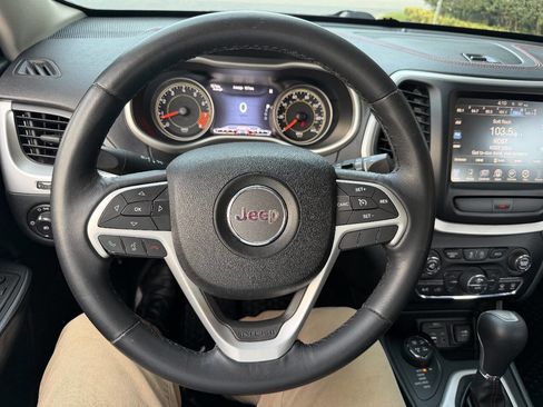 Used 2015 Jeep Cherokee Trailhawk w/ Comfort/Convenience Group image 30