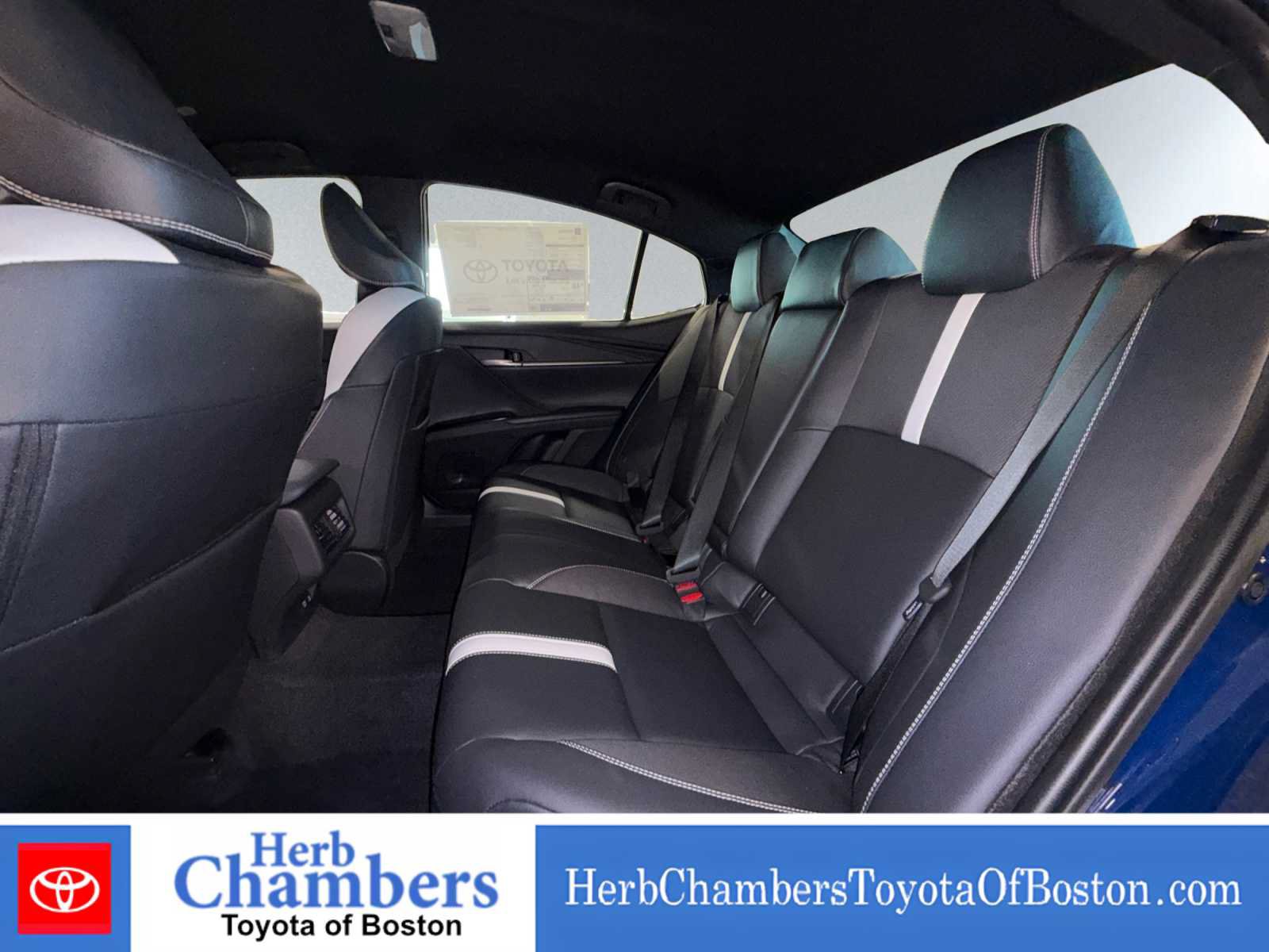 Used 2026 Toyota Camry SE FWD image 16