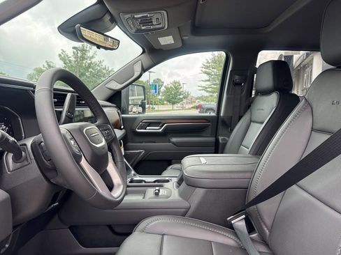 New 2025 GMC Sierra 2500 Denali w/ Denali Reserve Package image 15