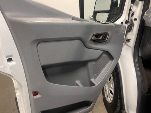 Used 2016 Ford Transit 350 XLT image 17