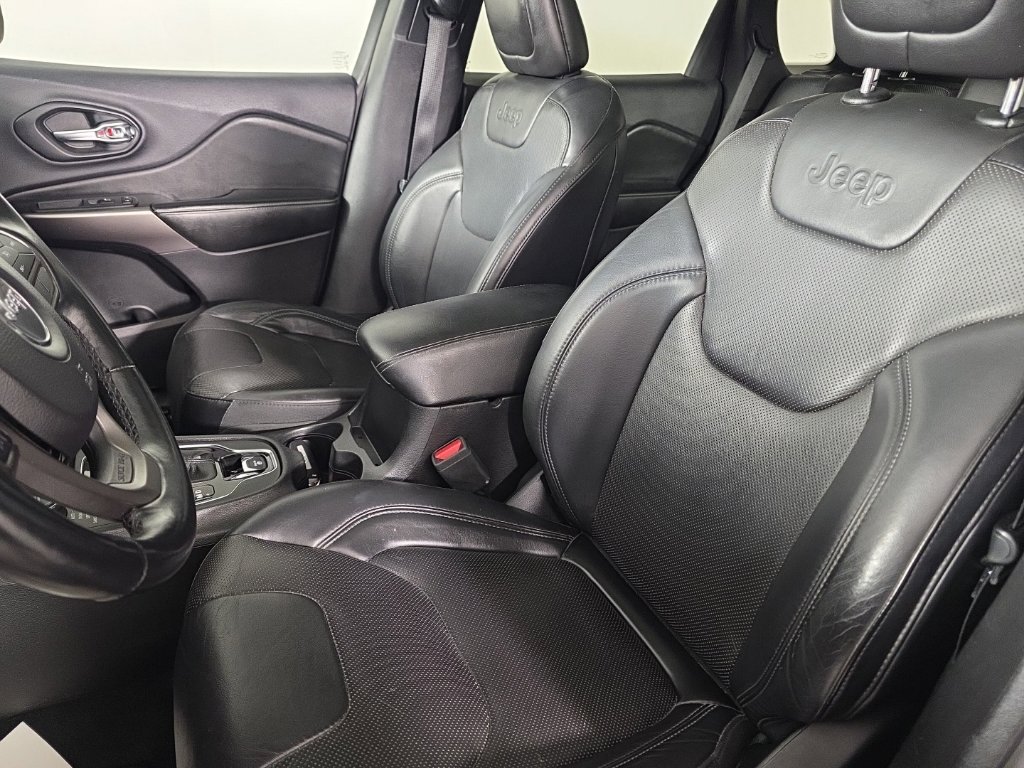 Used 2019 Jeep Cherokee Limited AWD/4WD image 14