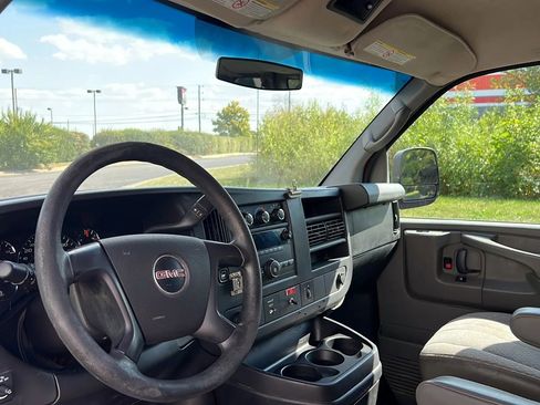 Used 2014 GMC Savana 2500 image 10