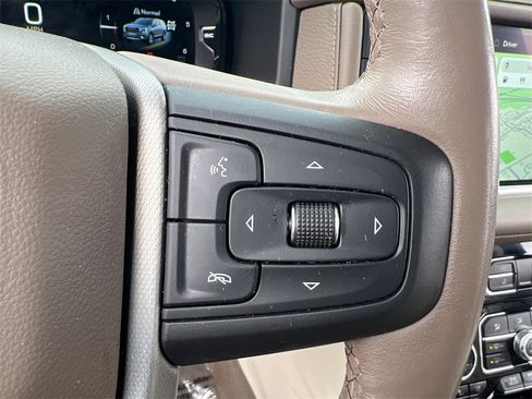 Used 2022 GMC Yukon Denali w/ Denali Premium Package image 18