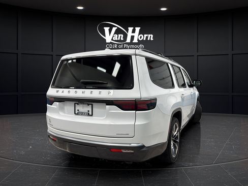 Used 2022 Jeep Wagoneer Series III w/ Premium Group I AWD/4WD image 7